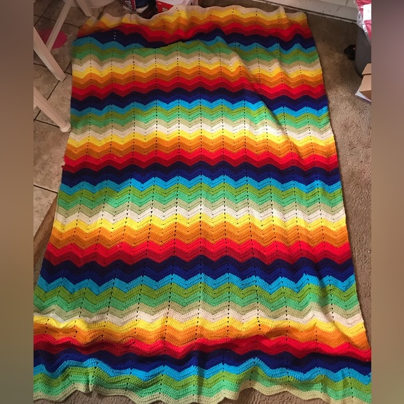 Psychedelic Rainbow Knit Blanket 65” wide 93” Long - Picture 3 of 3